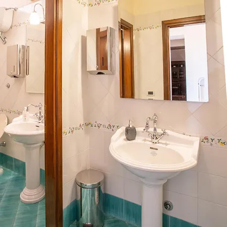 Farm stay Castello Di Montauto *